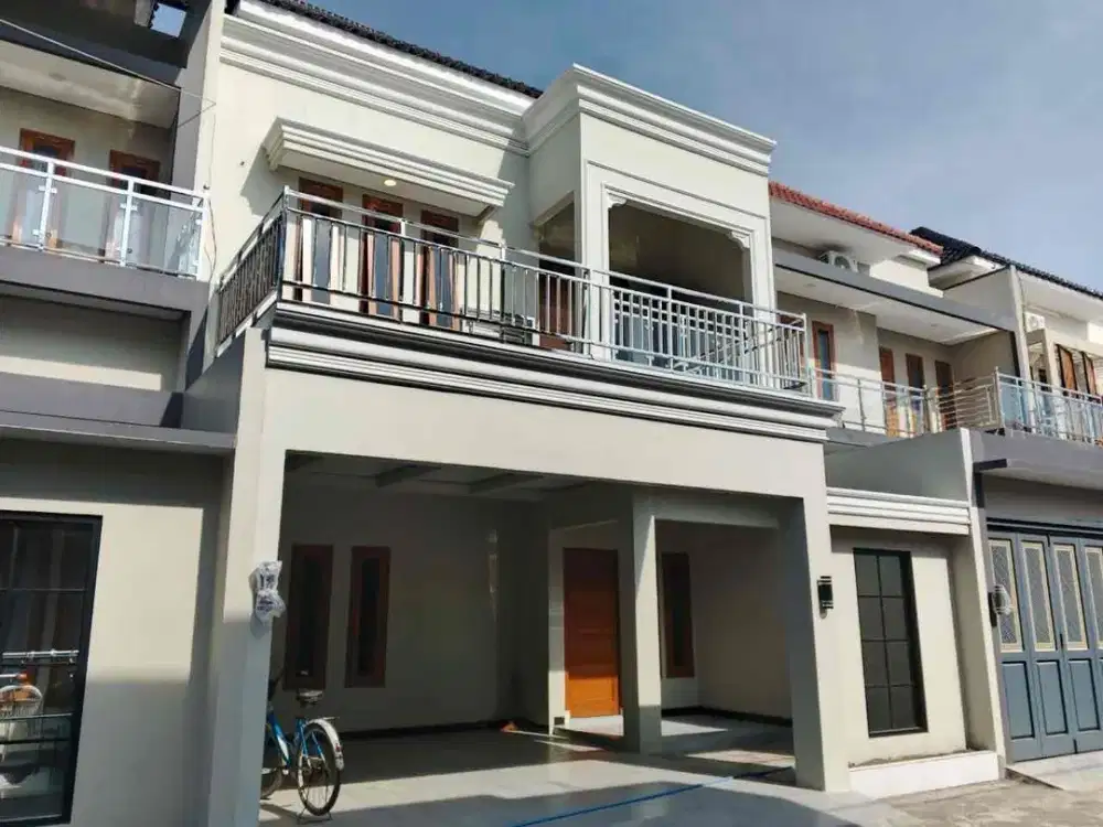 Rumah mewah 2 lantai dekat RS oen & Al Azhar Solo baru