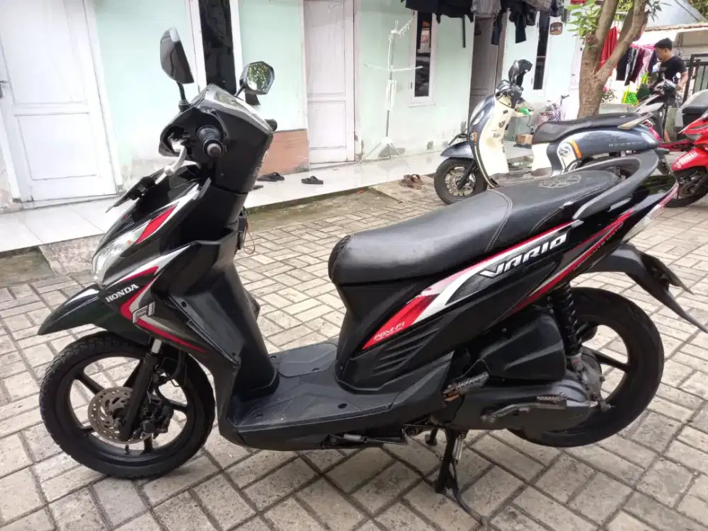 Vario agnes 2014 hitam