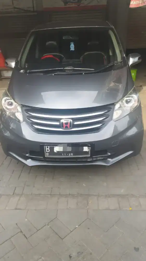 Jual Honda Freed PSD 2011