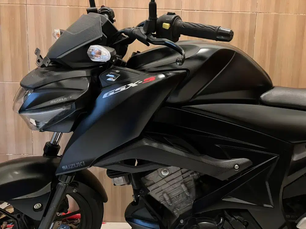 Suzuki GSX S150 Tahun 2019 Mesin Halus Body Mulus Warna Favorit Hitam