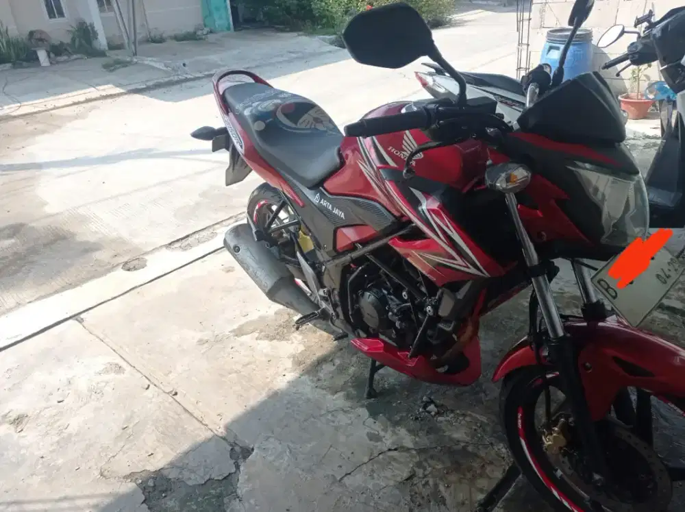 Honda CB 150R streetfire