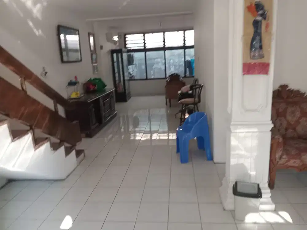 DIJUAL RUMAH TUA KOKOH TERAWAT DALAM KOMPLEK DI CEMPAKA PUTIH - JAKARTA