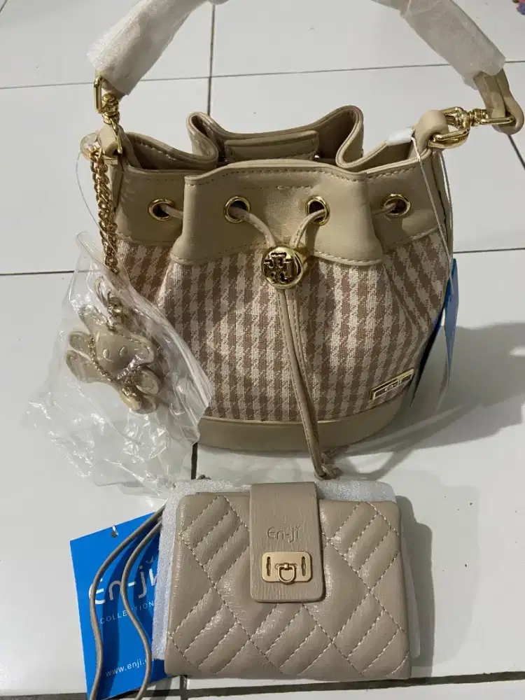 En-ji Handbag & Wallet Cream