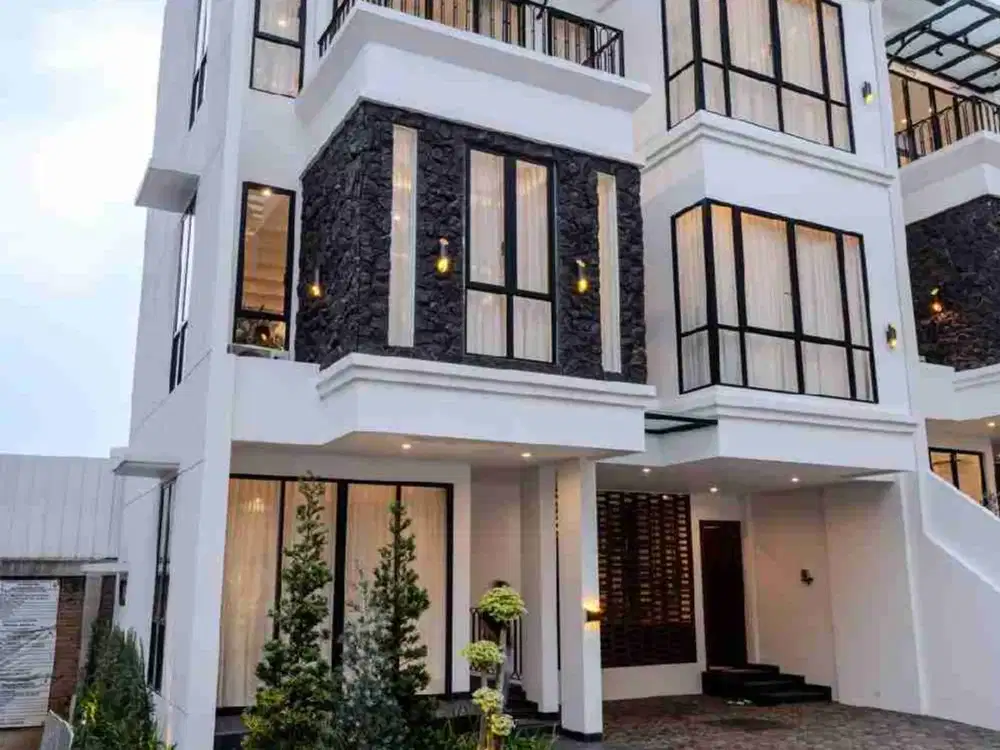 Rumah baru exclusive nyaman full furnished 3 lantai di Lebak bulus jakarta