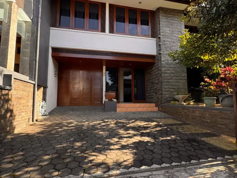 RUMAH PEJABAT DI SETRADUTA JUAL HARGA RAKYAT, NEGO SD JADI