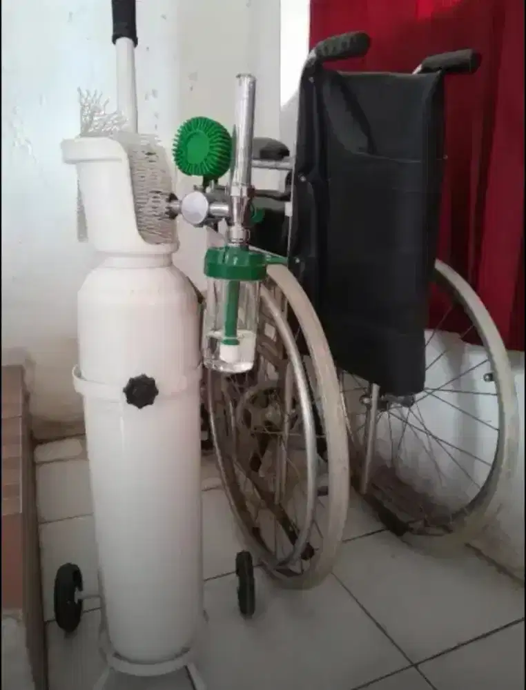 Paket tabung oksigen & kursi roda