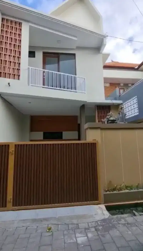 Jual rumah baru lantai 2 di area sekar wangi kertalangu denpasar timur