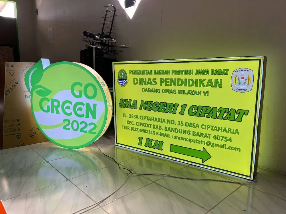 Papan Nama Neon Box SMA Negeri 1 Cipatat