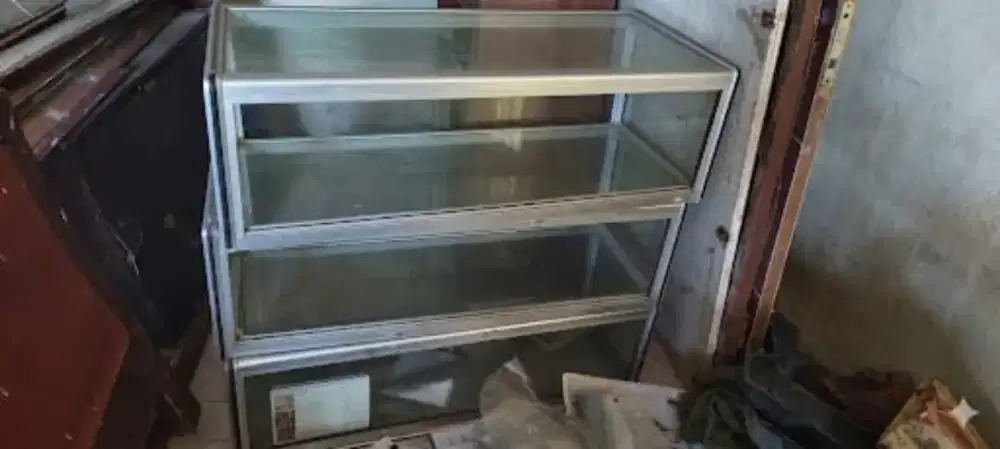 Etalase Kacaaaaaa