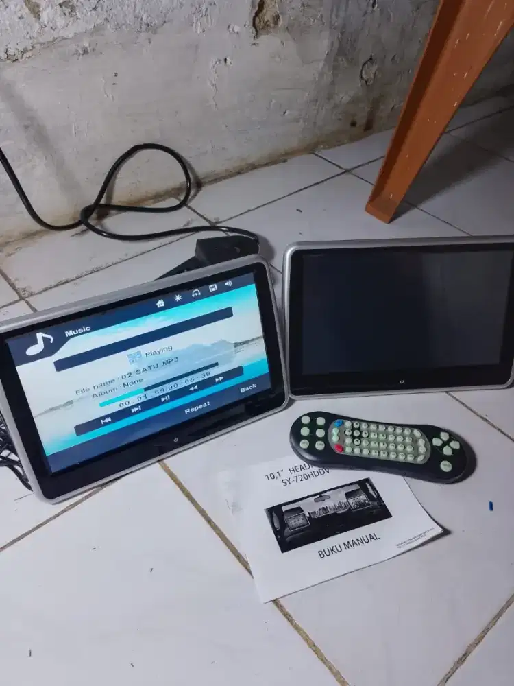 Tab headres keduanya masih hidup minus suara.