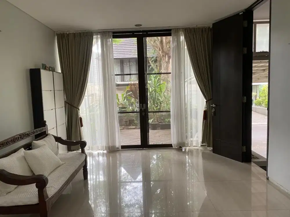 RUMAH DISEWAKAN PERUMAHAN JALAN PALAGAN, DEKAT HOTEL HYATT SLEMAN