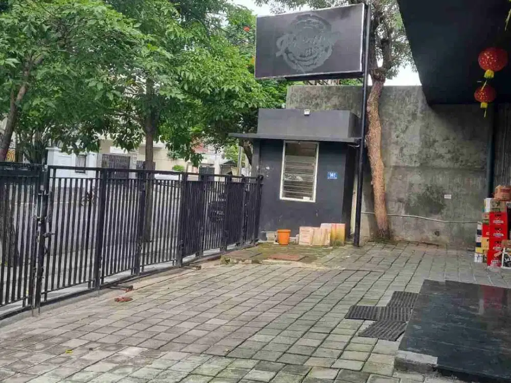 Rumah Usaha Disewakan di Jalan RA Kartini Surabaya Pusat