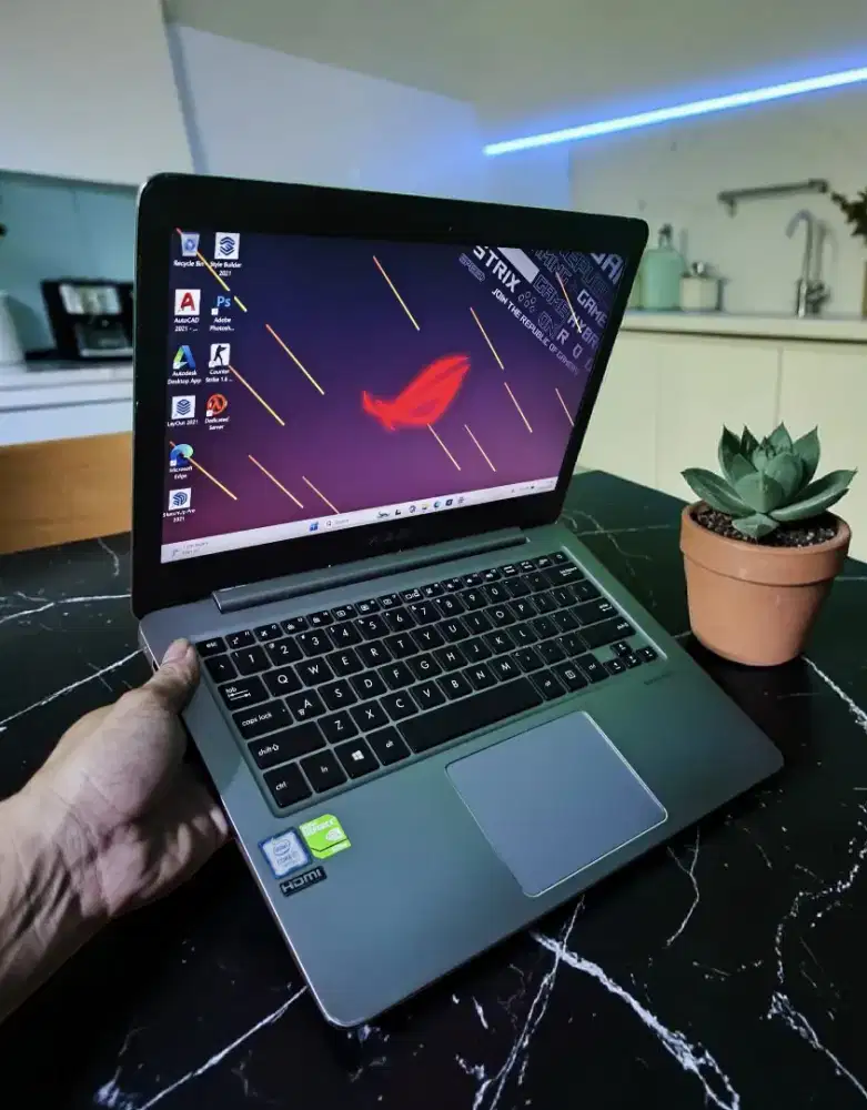 Laptop Asus Zenbook Layar 3K SLIM RAM 8Gb Core i7 SSD 256Gb DUAL VGA