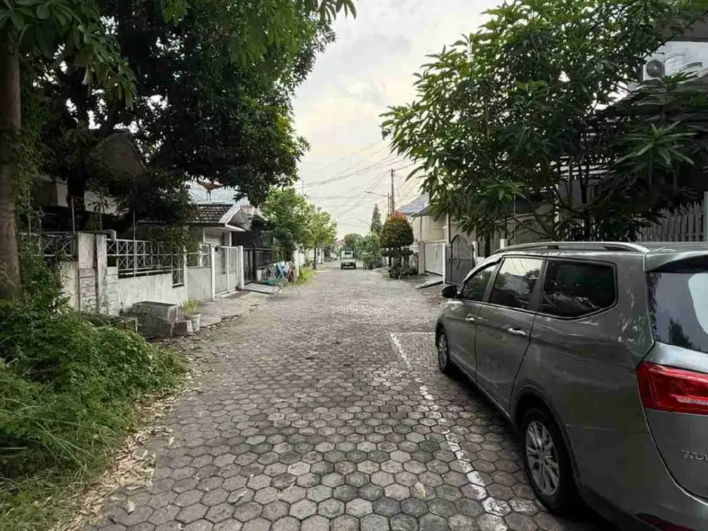 Rumah Hitung Tanah Dijual di Taman Pondok Indah Wiyung Surabaya
