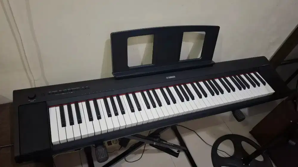 YAMAHA PIAGGERO NP35 Like New