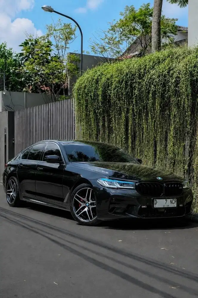 BMW 530i 2.0 TwinPower Turbo 2018 CKD G30 hitam Bandung sedan