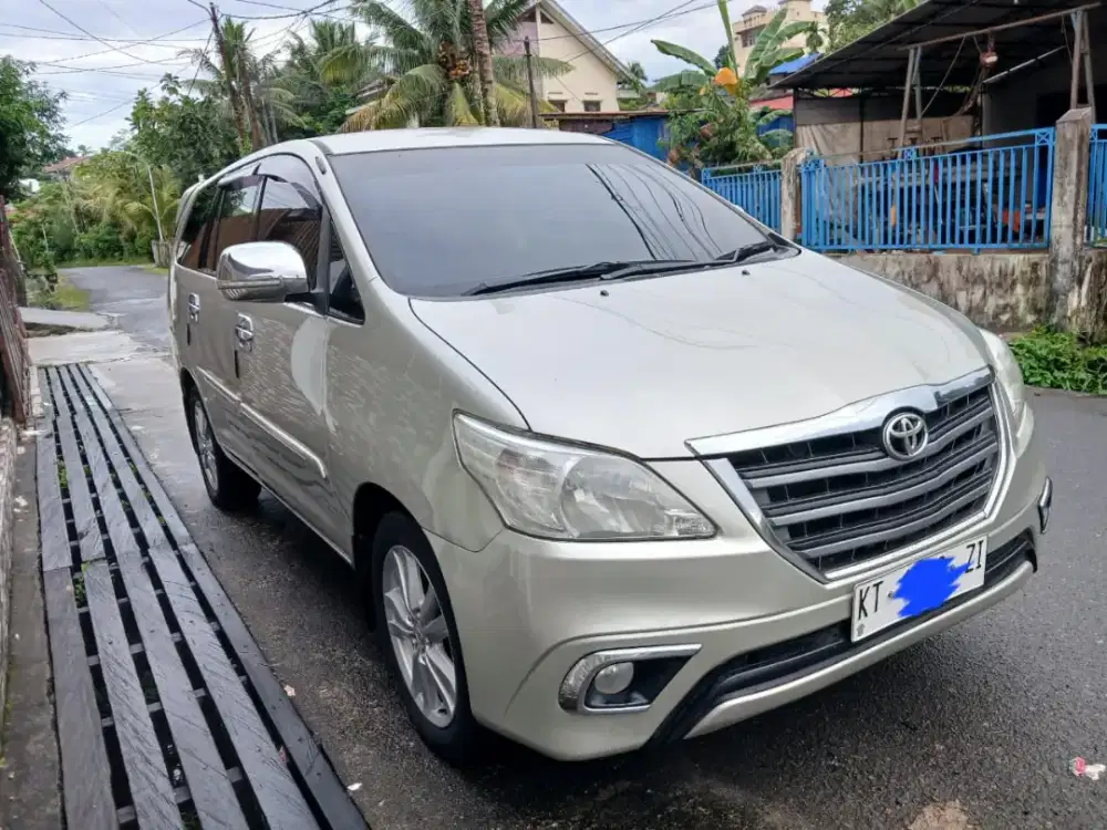 Toyota inova matic AT 2014 bagus