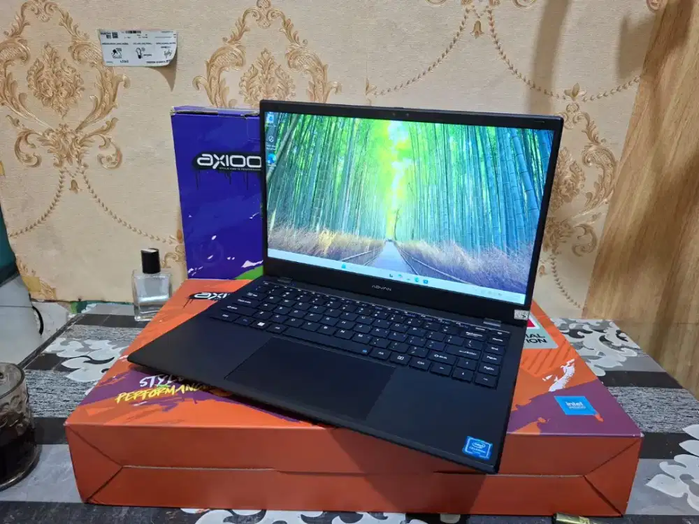 *No 86*

Laptop Dell Latitude 3490