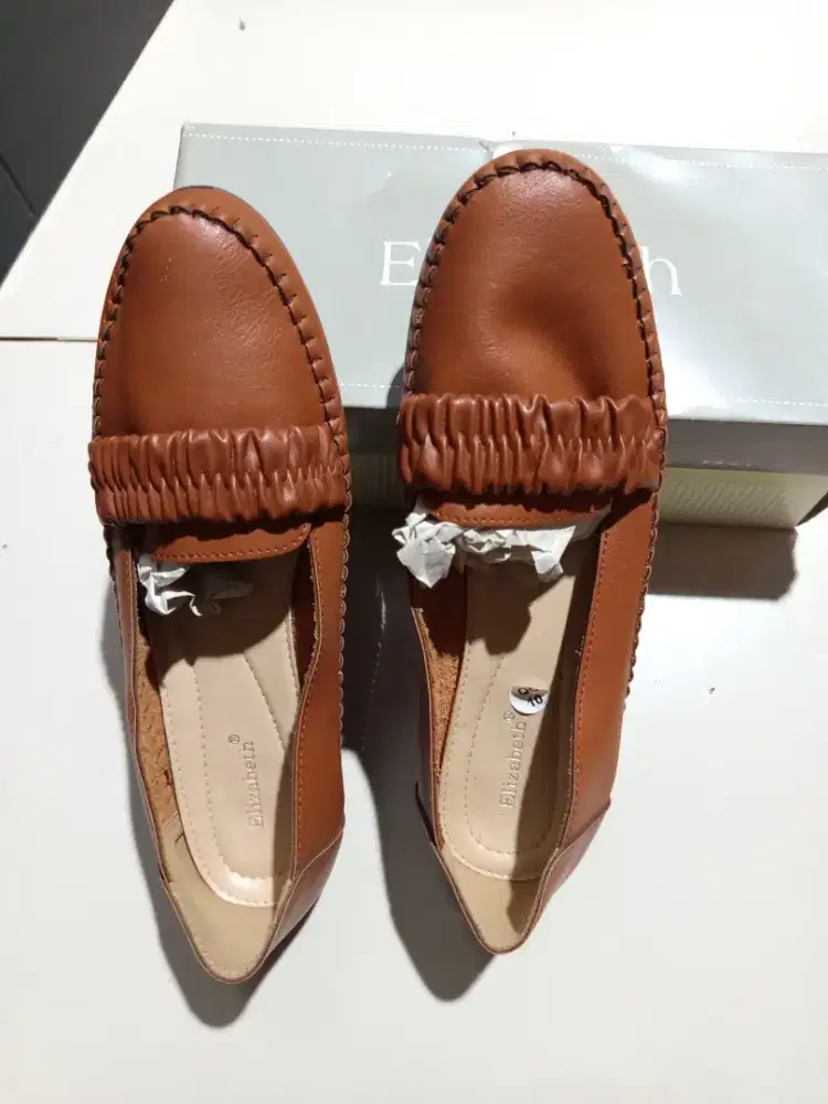 Sepatu wanita merek Elisabeth no 40