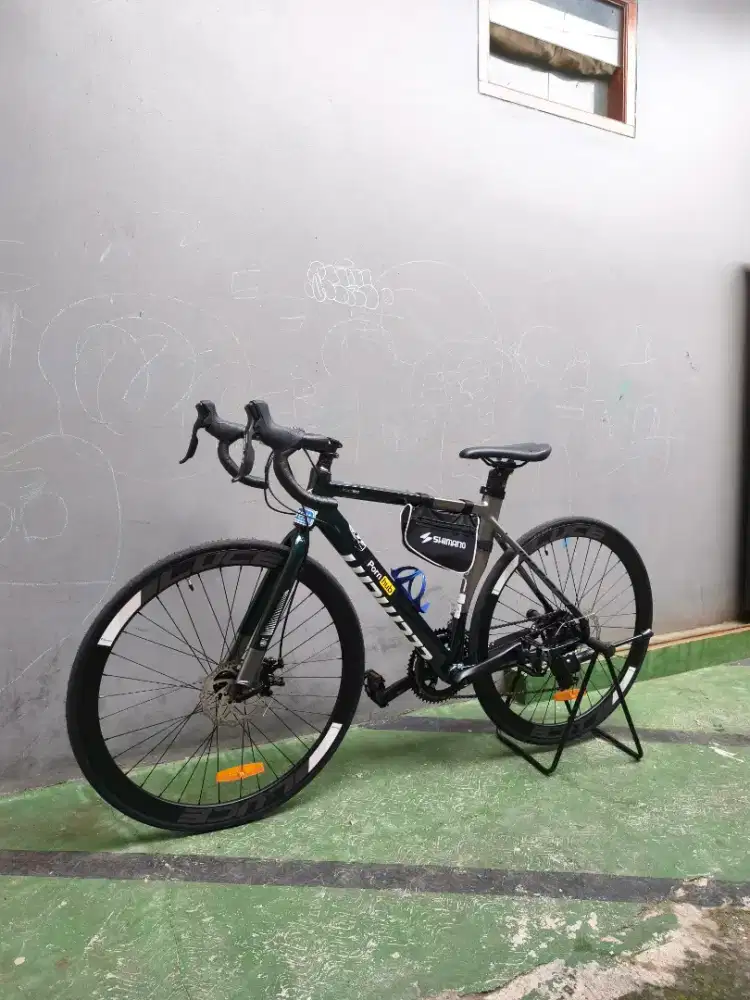 Sepeda road bike FRC 50