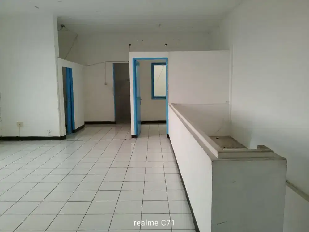 Ruko 2 lantai strategis siap pakai di sayap jl Kiaracondong Bandung