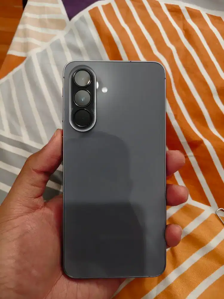 Samsung A57 8/256 gb