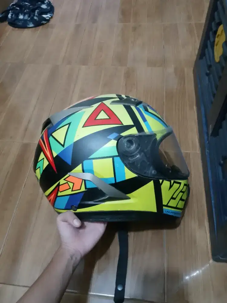 helm NJS seperti di gambar
