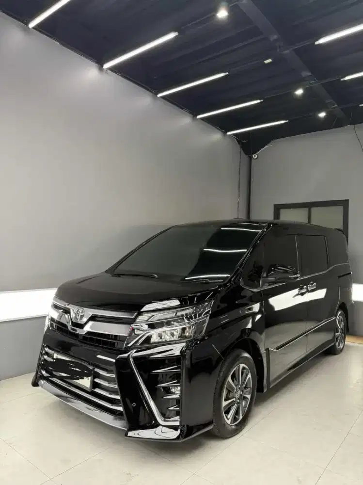 Toyota Voxy 2021