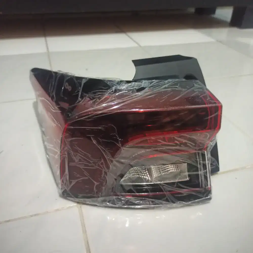 Lampu stop kiri avanza / xenia allnew