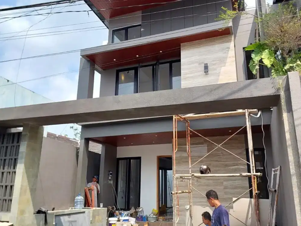 Rumah baru modern 2 lantai siap huni di jalan palagan utara jogja kembali selatan hotel hyyat