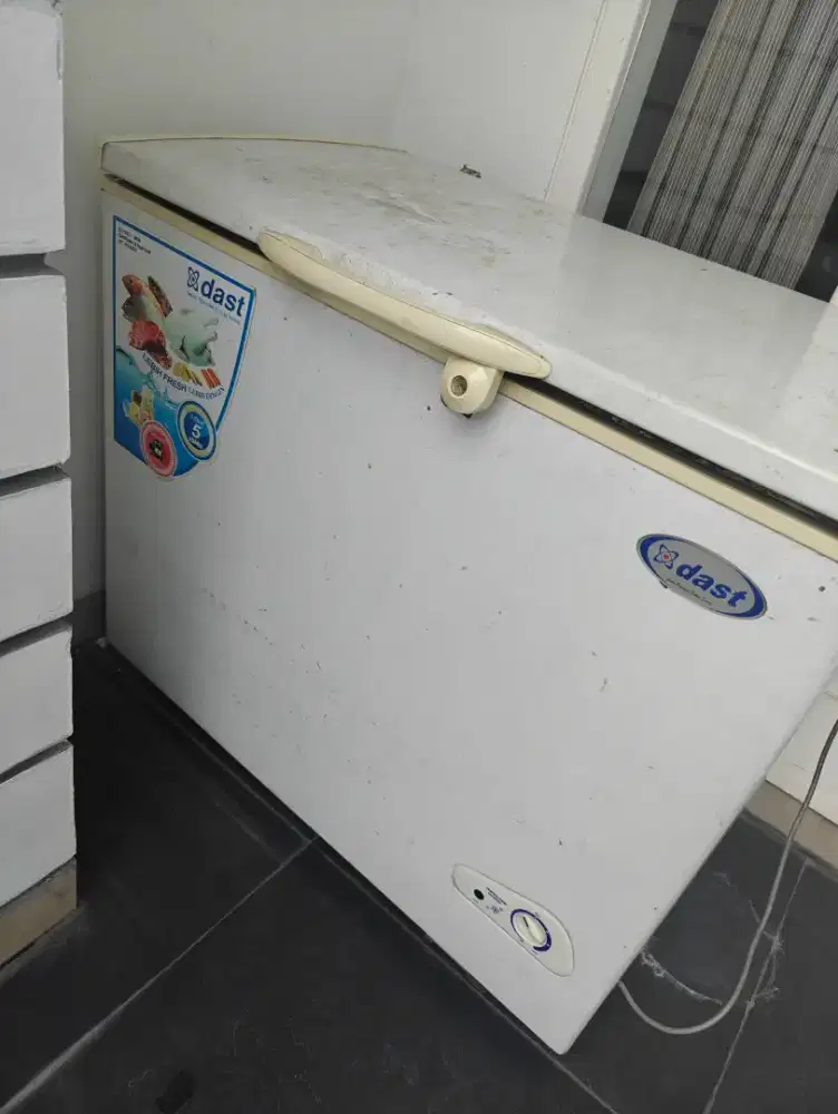 Dijual freezer 200 liter masih bagus