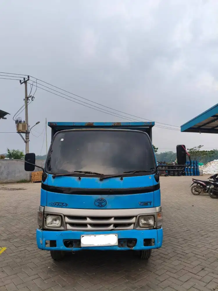 Toyota Dyna Long 3.7 BU 343 R Putih Tahun 2003
