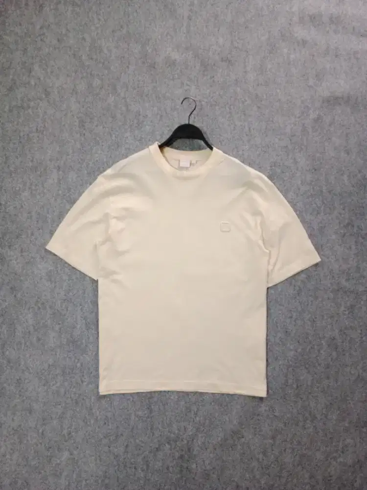 Tshirts UNIVERSE size L