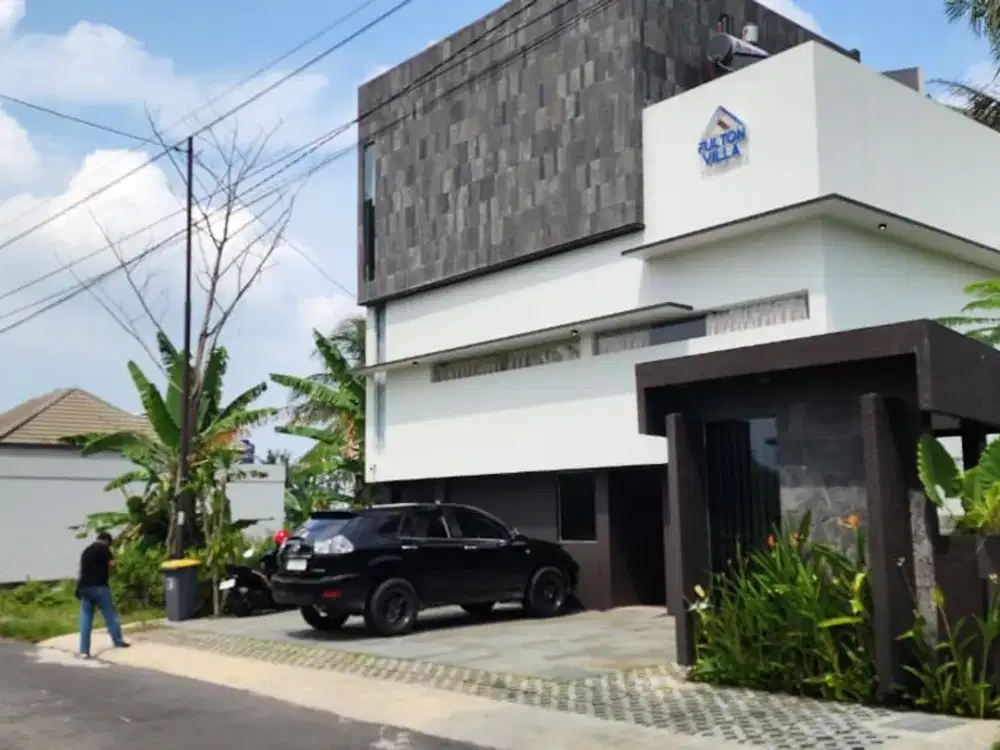 Rumah villa modern bagus dan kokoh di utara rumah makan Jejamuran