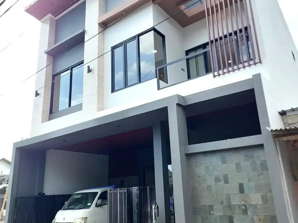 Rumah mewah elegen 2 lantai di jalan kaliurang km 7 dekat perum elit fasana, balehingil, UGM