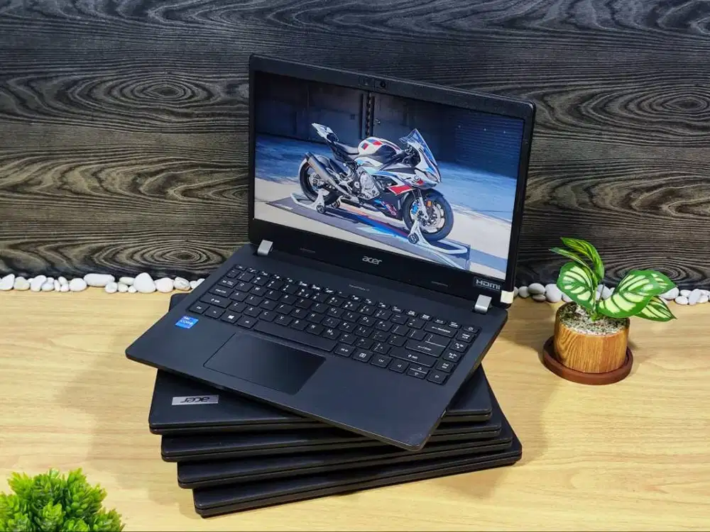 Laptop acer travelmate p214