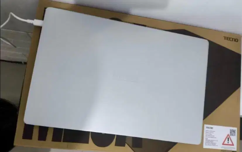 Laptop Tecno Megabook K16 ( Pemakaian 9 Bulan )