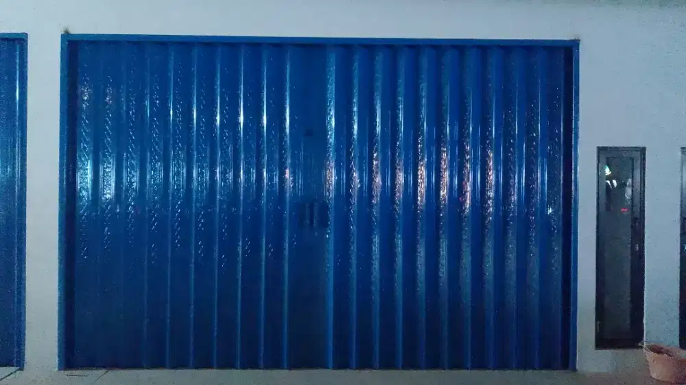 Rolling door dan folding gate canopy balkon