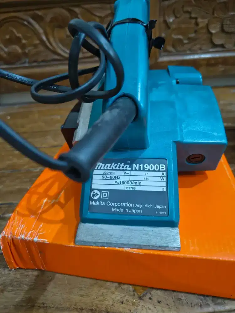 Mesin potong dan mesin grinda peralatan tukang . Lok Cilebut bogor