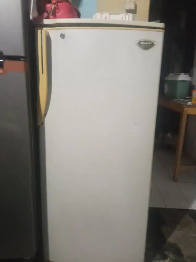 Kulkas freezer Sharp