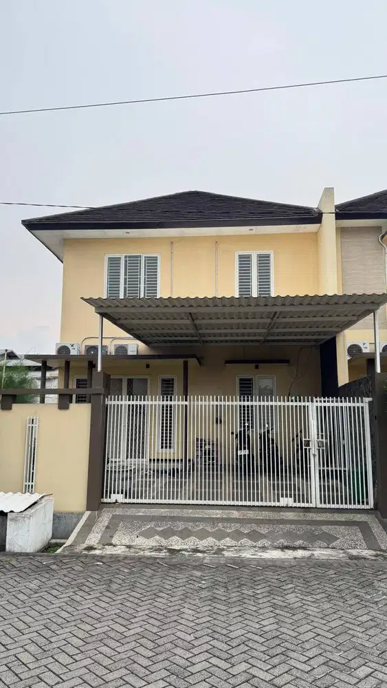 Dijual Rumah Klampis 2 Lantai Semi Furnish Ada 2 Jejer Siap Huni
