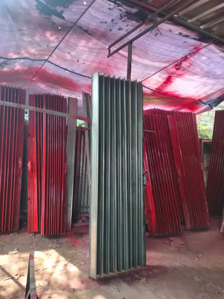 Rolling door dan folding gate besi