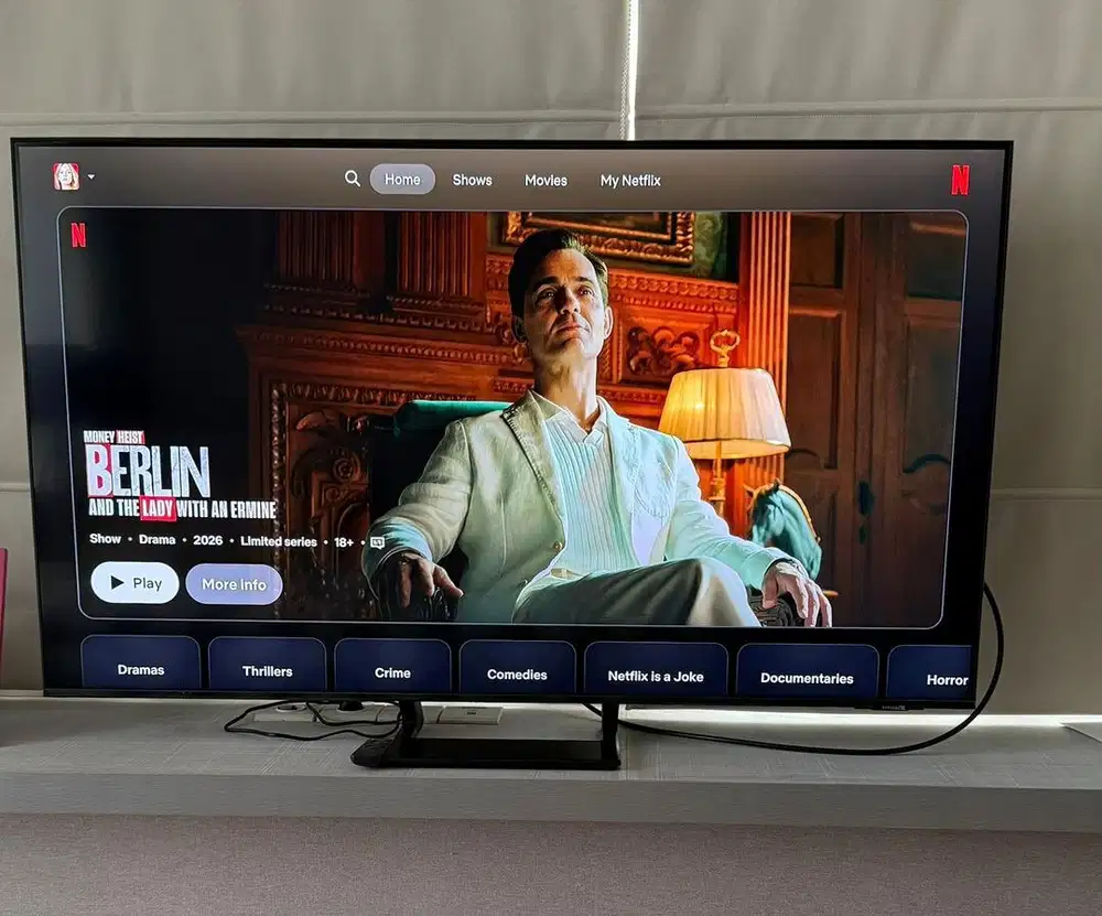 Smart tv. Kondisi msh bagus.