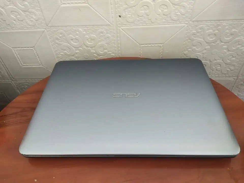 Laptop Asus seri X441UA Core I3 Gen6 Ram 12gb, SSD 256 Gb ,14 Murah M