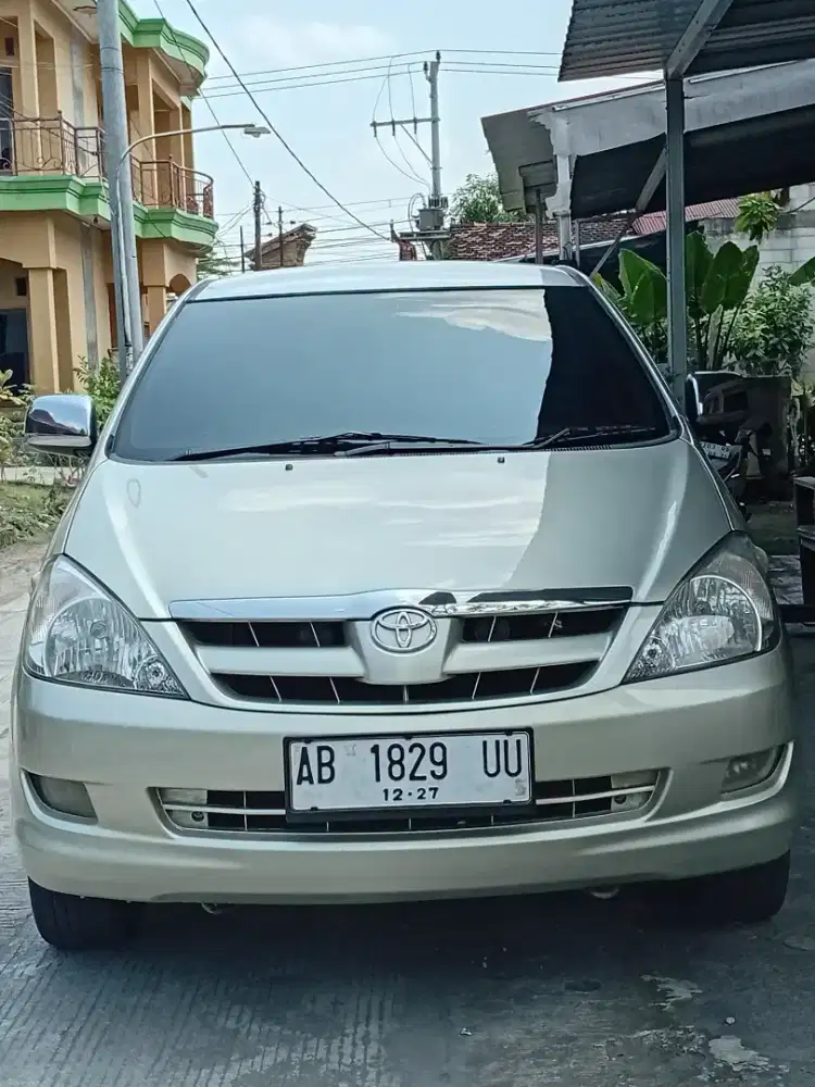 INNOVA V AT ISTIMEWA