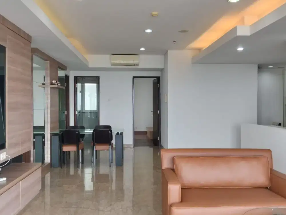Disewakan Apartemen Mewah The Royale Springhill Residences  Kemayoran 3+1Br Furnish Private lift