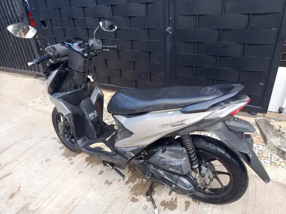 Bismillah dijual motor honda beat deluxe 2020