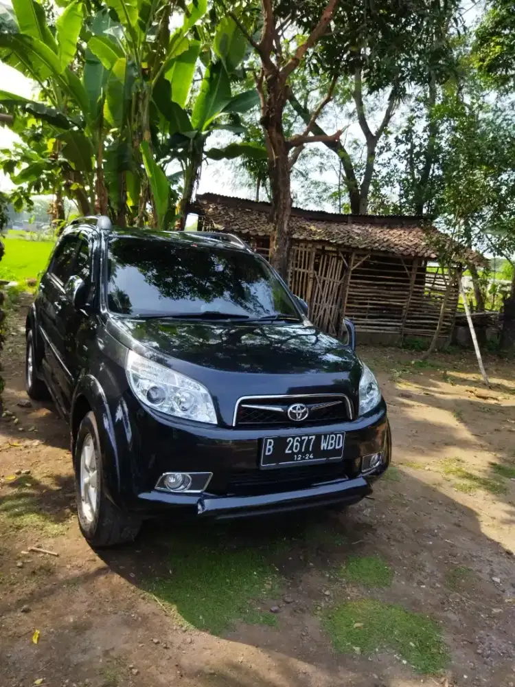 Rush 2010 hitam manual