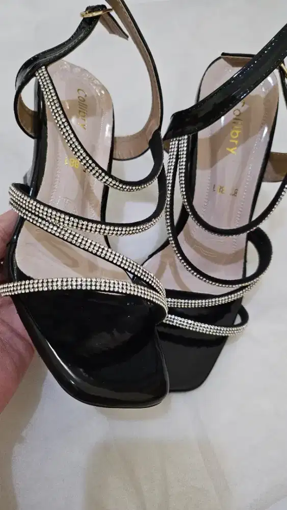 Hak tinggi / high heels