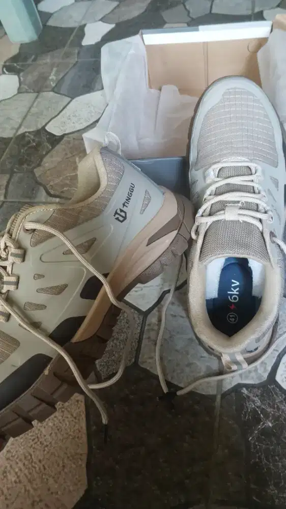 Sepatu Safety Tinggu